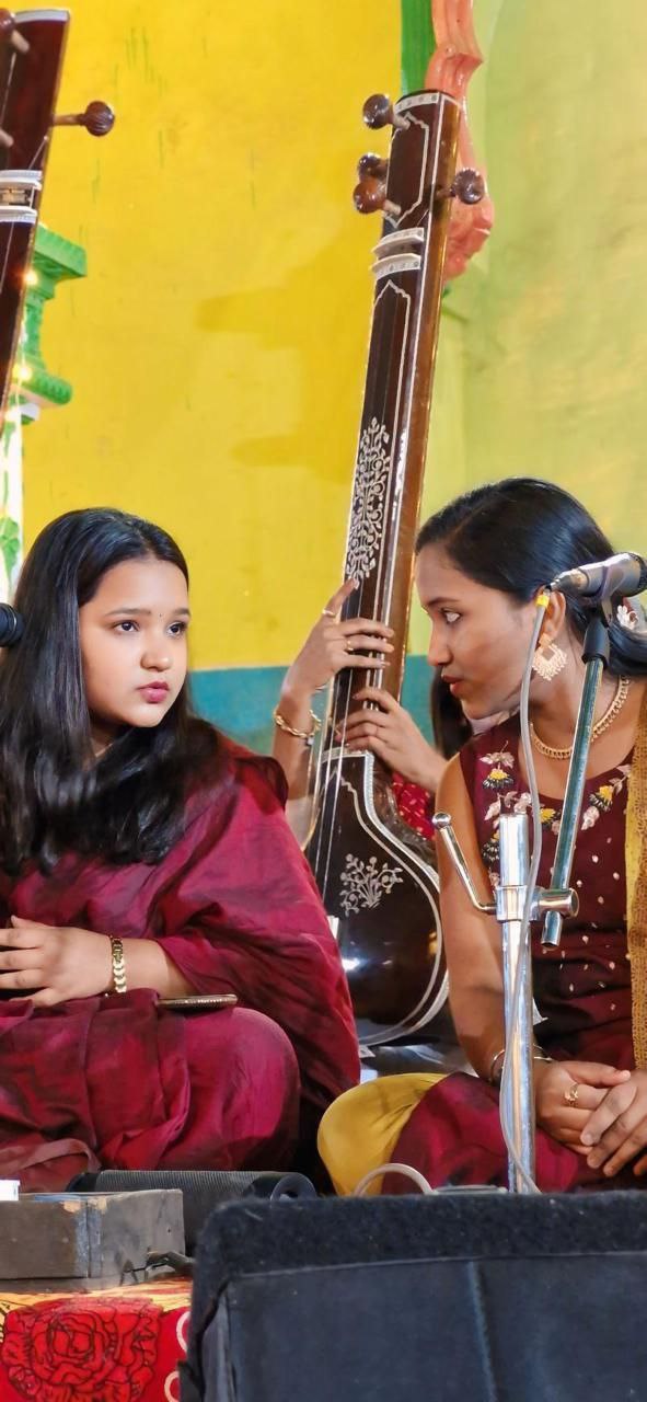 Nandini & Anjali performing Hindustani classical music