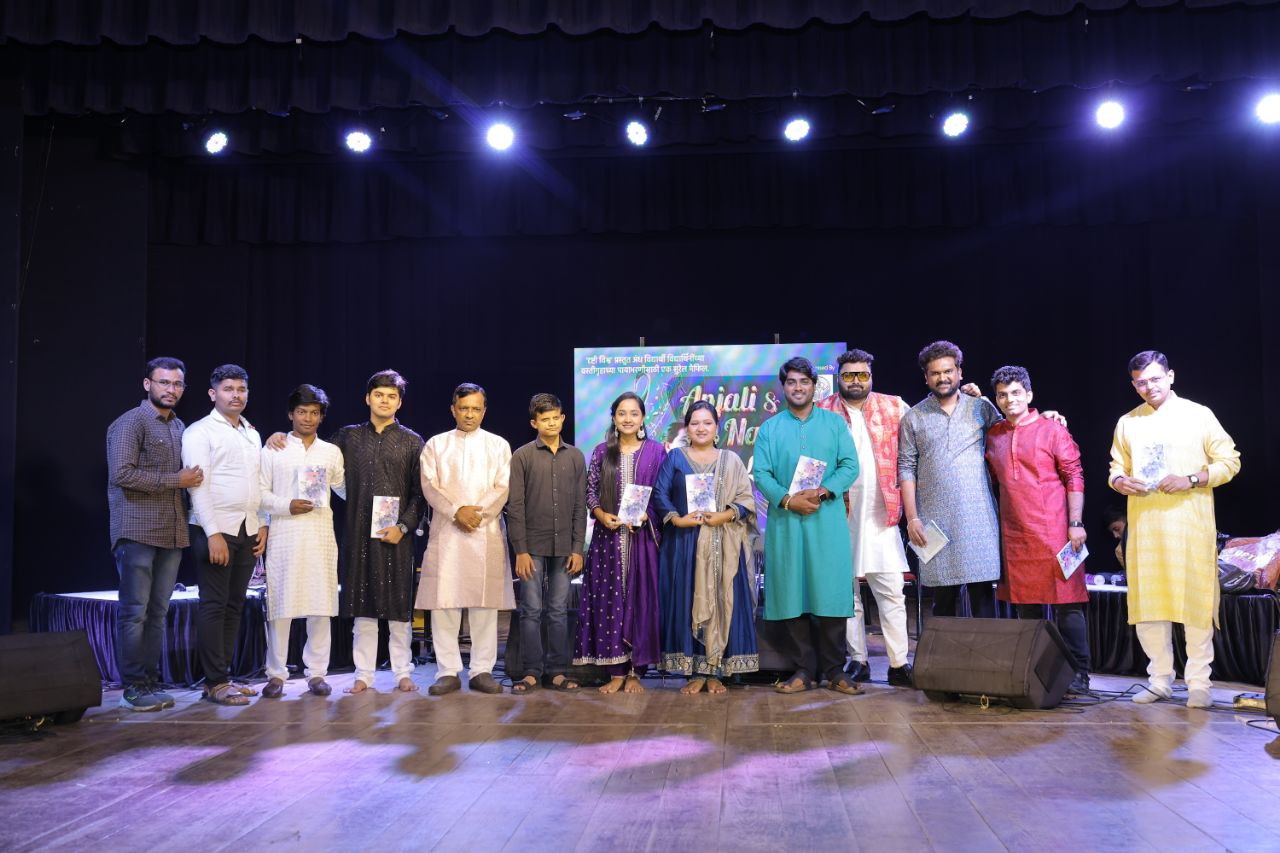 Musical collaboration on stage